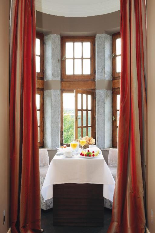 Manoir De Lebioles Hotel 5*